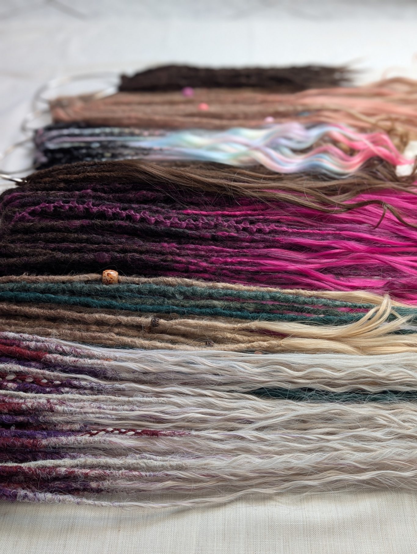 Dreads Handgefertigte Dreadlocks, Dread Extensions aus Henlon, Echthaar oder Wolle